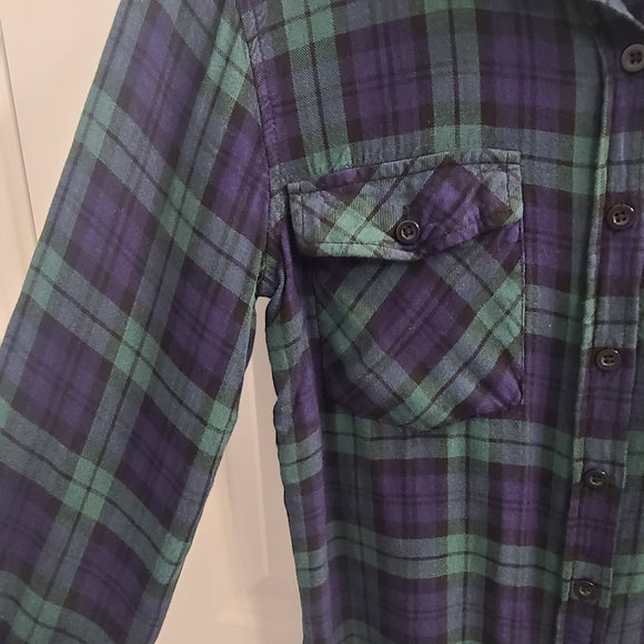 Francesca's Collections Royal Blue and Green Plaid Button Down Shirt - Picture 4 of 6